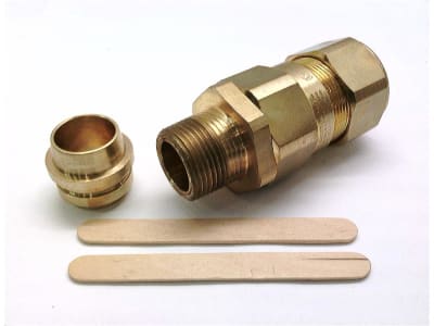 CMP CORP 25SPX2K1RA032