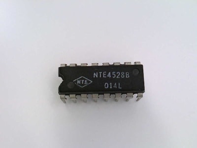 NXP SEMICONDUCTOR IC4528BCP