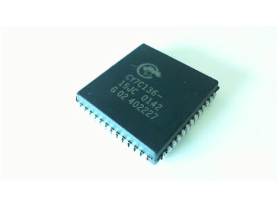 INFINEON CY7C136-15JC