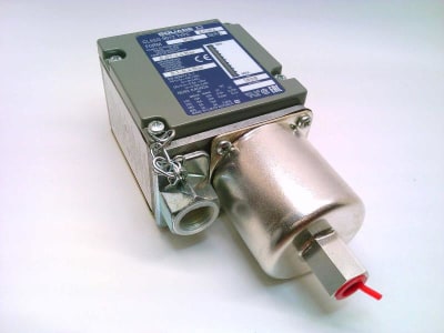 SCHNEIDER ELECTRIC 9012-ACW4-M12