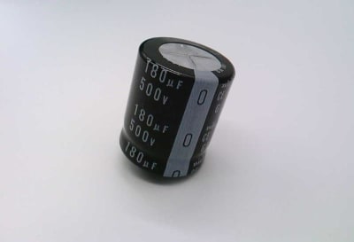 NICHICON LGN2H181MELB35