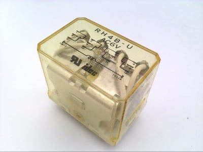 IDEC RH4B-UAC6V