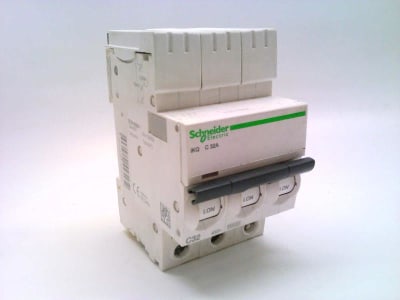 SCHNEIDER ELECTRIC A9F57332