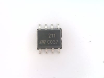 ST MICRO LM211DT