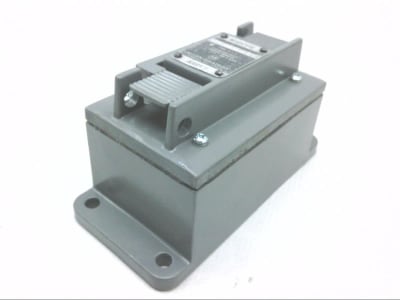ALLEN BRADLEY 800S-2SAF4