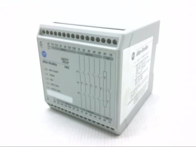 ALLEN BRADLEY 700-ZBR520AZ1