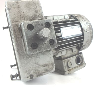 SEW EURODRIVE R40D12DT71D4