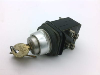 ALLEN BRADLEY 800T-E16B