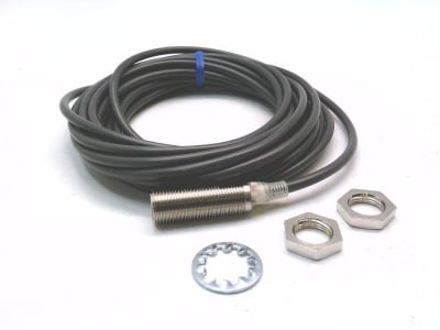 OMRON E2E-X3B4-IL2 5M