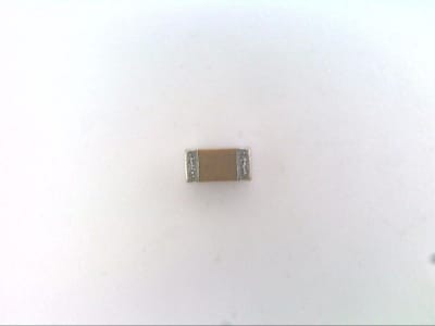 YAGEO CC1206KKX7R7BB105