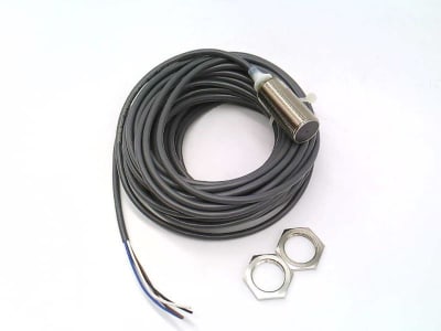 OMRON E2A-M18KS08-WP-B3 10M