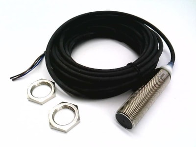 OMRON E2A-M18LS08-WA-B1 5M