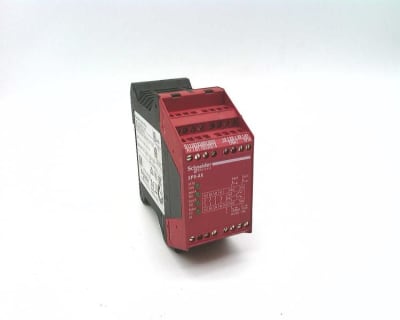 SCHNEIDER ELECTRIC XPSAK311144