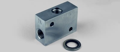 EFECTOR FLOW BLOCK, SS, 1/4" X G1/4 -U40062