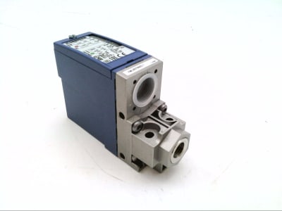 TELEMECANIQUE SENSORS XMLB070N2S11