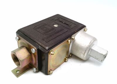 SCHNEIDER ELECTRIC 9012-FLG-3