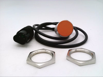 EFECTOR IIB3015BBPKG/0,9M/DT04-3P-IIS295