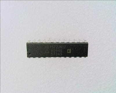 ANALOG DEVICES AD7572JN12