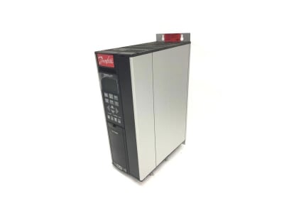 DANFOSS VLT5002-P-T2-B20-ST-R3-DL-F00-A00-C0