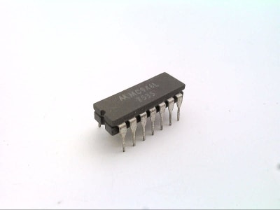 NXP SEMICONDUCTOR MC946L