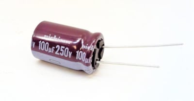 NICHICON UCS2E101MHD