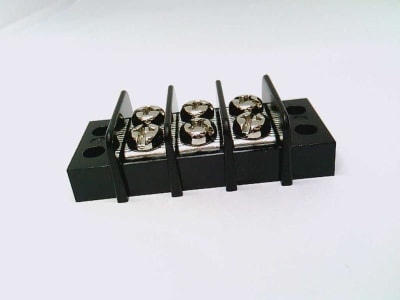 TE CONNECTIVITY 1546306-3