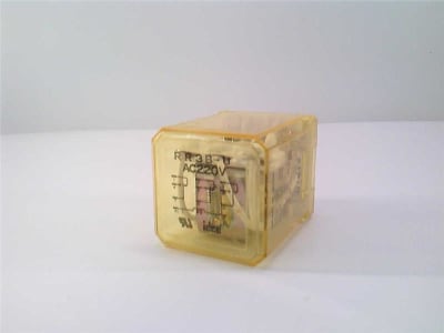 IDEC RR3B-UAC220V