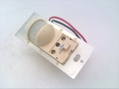 LEVITON 002-6775-00W