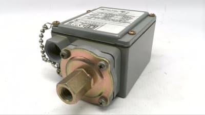 TELEMECANIQUE SENSORS 9012GAW2