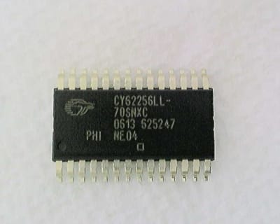 INFINEON CY62256LL-70SNXC