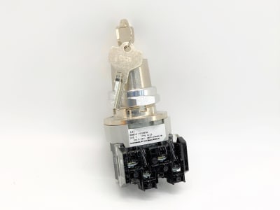 ALLEN BRADLEY 800TC-H3203A