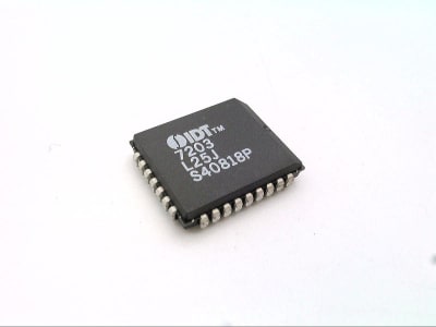 INTEGRATED DEVICE TECHNOLOGY IDT7203L25J