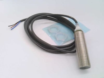 OMRON E2A-M18LS08-WP-B1 2M
