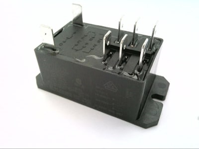 TE CONNECTIVITY 4-1393211-3