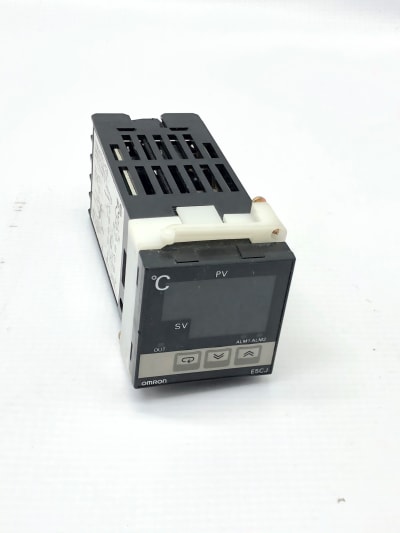 OMRON E5CJ-C2B