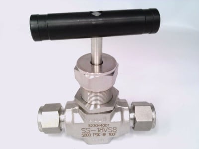 SWAGELOK SS-18VS8