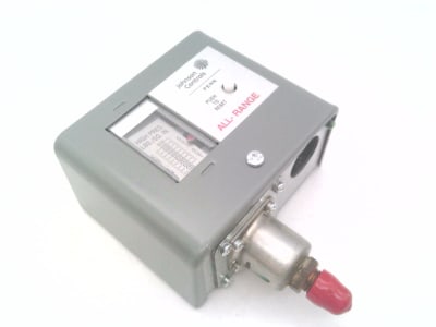 JOHNSON CONTROLS P170DA-400