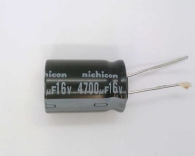 NICHICON UVZ1C472MHD1TN