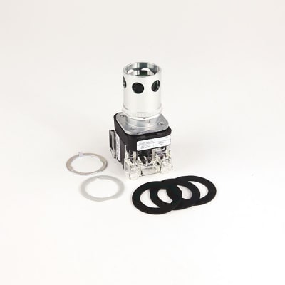 ALLEN BRADLEY 800TC-PA16A