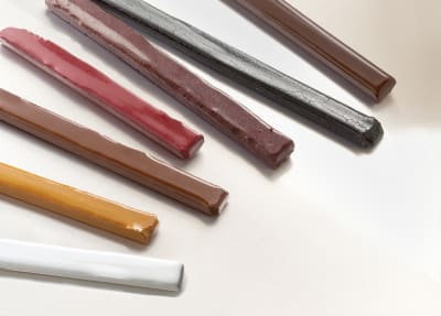 MM NEWMAN LACQUER STICKS