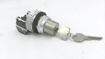 ALLEN BRADLEY 800TC-H3303A