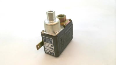 SCHNEIDER ELECTRIC 9012-FLG1S4