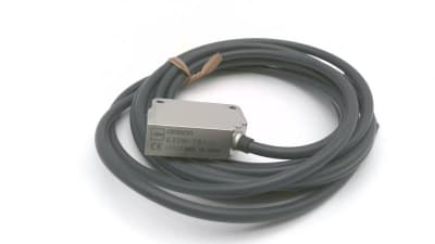 OMRON E3ZM-T61-L 2M