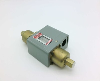 JOHNSON CONTROLS P74HA-9-C