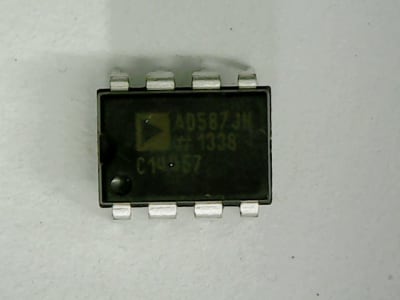 ANALOG DEVICES AD587JNZ