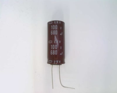 UNITED CHEMI CON ELXV101ELL681MM40S