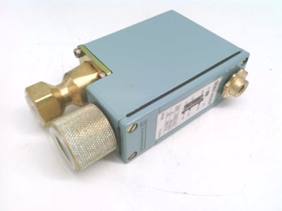 SCHNEIDER ELECTRIC XMJ-A0207H2