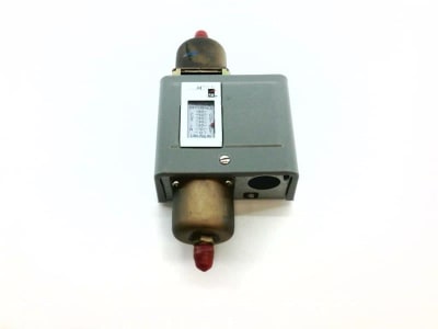 JOHNSON CONTROLS P74JA-2C