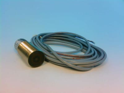 BALLUFF BES 516-418-BO-L-02