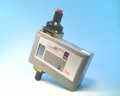 JOHNSON CONTROLS P28DN-1